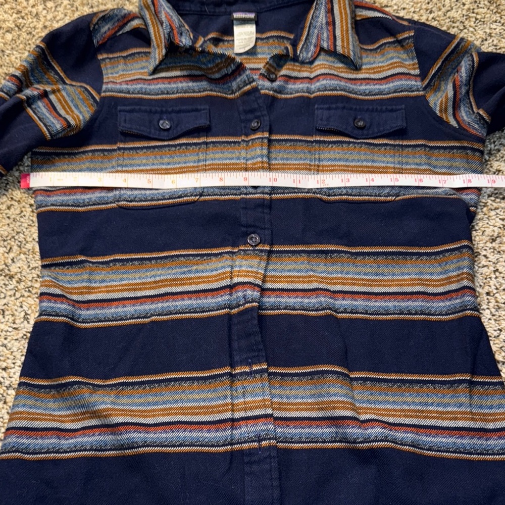 Patagonia Midweight Fjord Flannel Button-Up Shirt Women’s 8 EUC - Picture 2 of 5